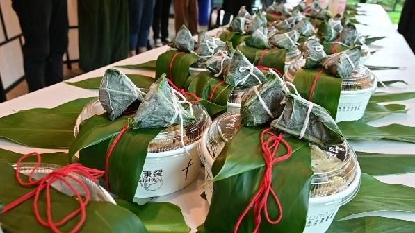 故事性課程：親手包好的一排粽子