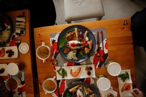 繞山花：DIY 錦鯉餐